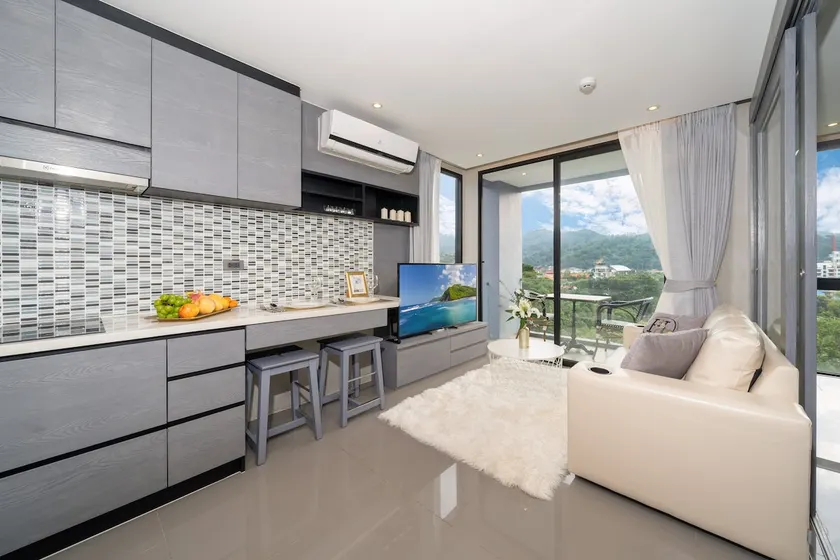 New Luxury Apartment 5 minutes from the beach - Image 1
