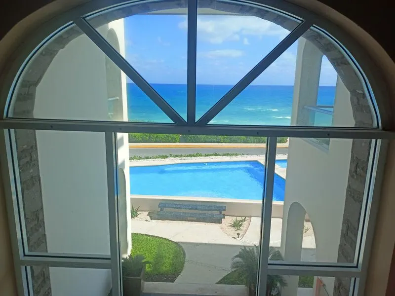 SEA-FRONT VILLA, Isla Mujeres! Stunning Sea Views! - Image 1