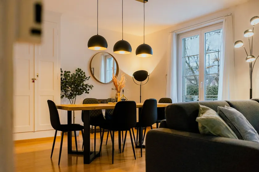 Spacious apartment – central & close to the old town - Image 1