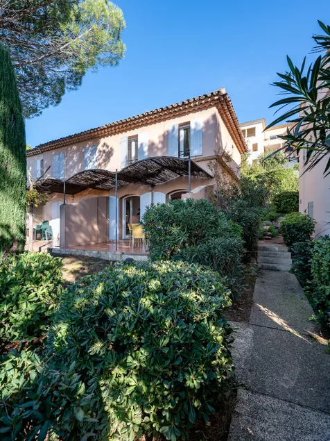 Bastidou | 3 Bedrooms | Air Conditioning | Golf - Image 1