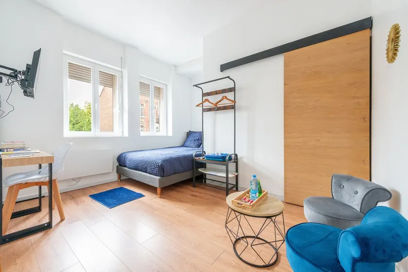 Nice super bright studio 1 minute from the station - Image 1