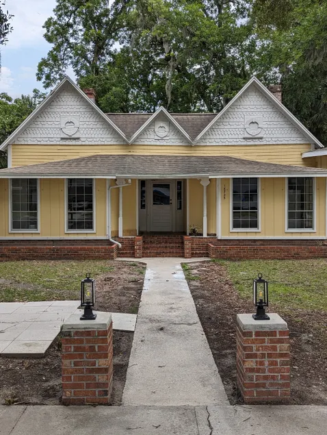 1905 Victorian on Main Street - Image 1