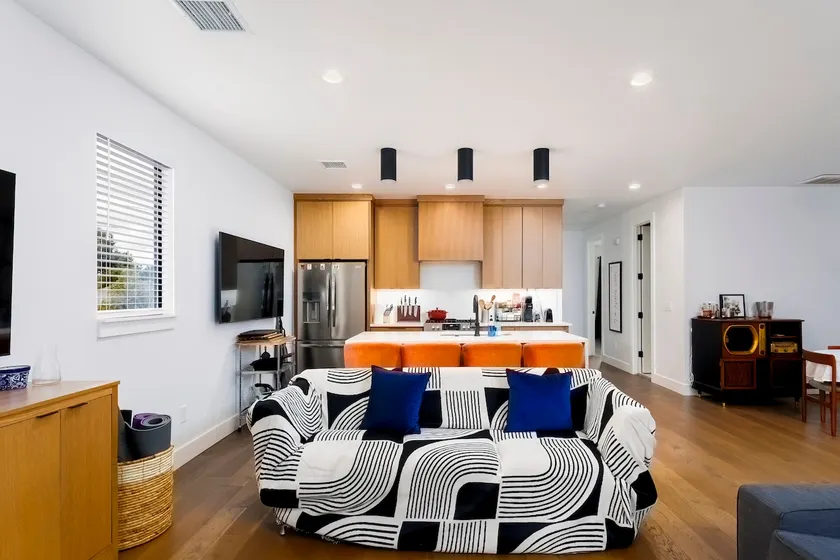 New Modern Artist’s Studio - 2 units in 1 listing! - Image 1