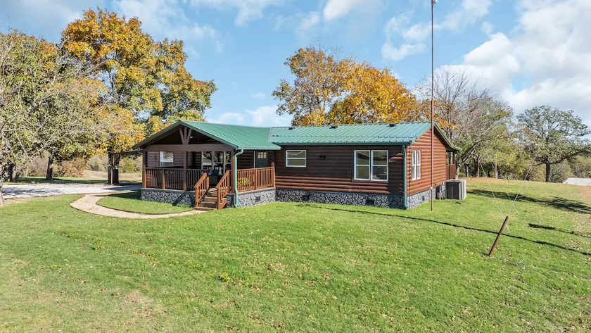 Caddo Points Retreat *Private 40 acres* - Image 1