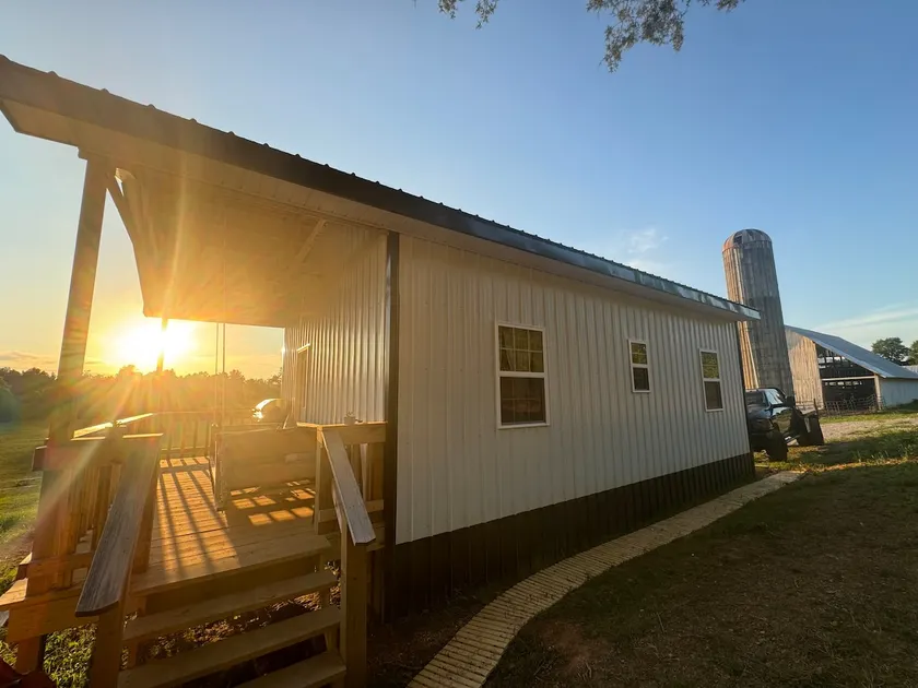 Entire Cabin Equine Farm Stay - Image 1