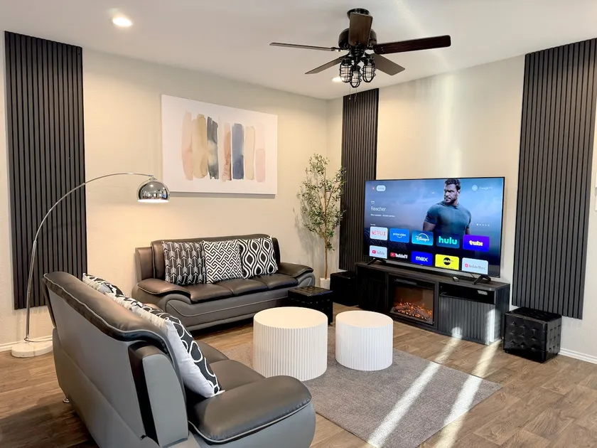 Modern 3br/2ba with 3 king beds • Pool • Pets OK! - Image 1