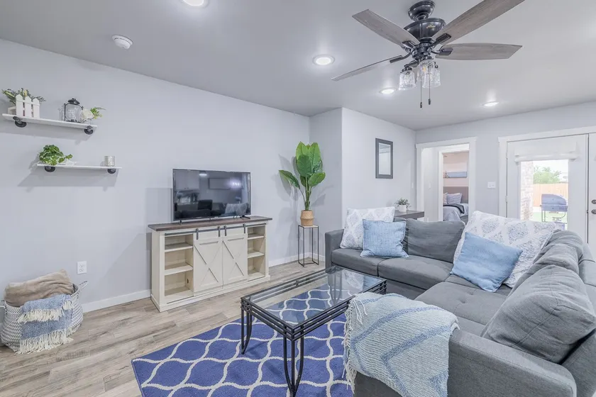 Something Blue- Family Friendly w/ Large Backyard! - Image 1