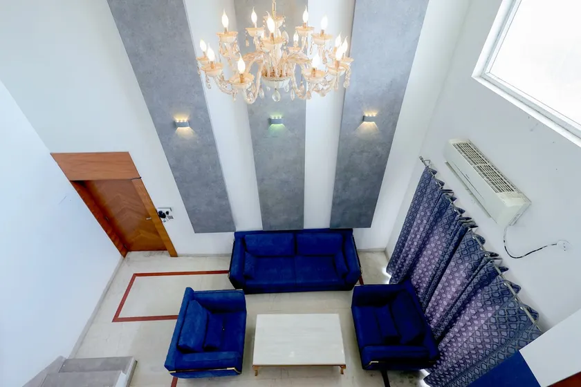 3BHK Ultra Spacious Duplex, Luxurious - Image 1