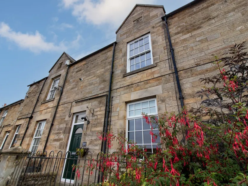 Charming Edwardian Stone Cottage Countryside Views - Image 1