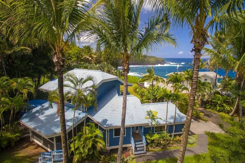 Oceanview Kehena Black Sand Beach House - spa/pool - Image 1