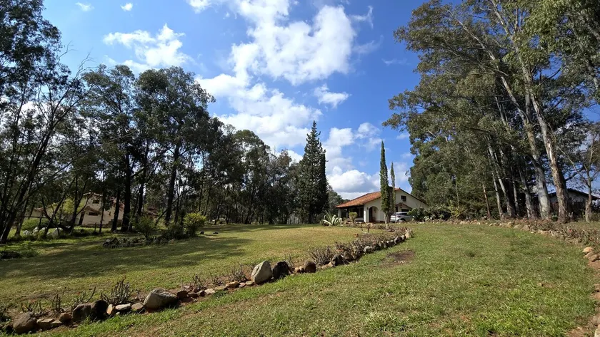 Family cabin with gardens - Image 1