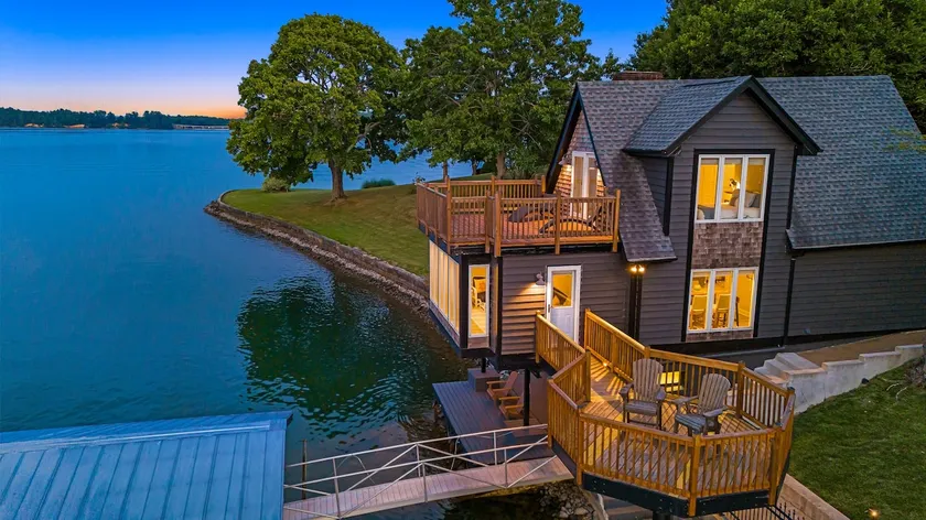 Lakefront Escape | Dock Access and Mountain Views! - Image 1