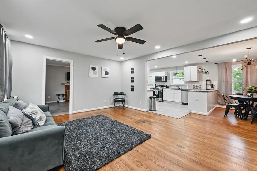 Renovated Brick Rancher/ Fast Verizon Wifi - Image 1