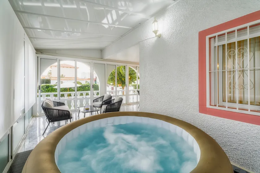 Exclusive Villa: Jacuzzi, Garden & Private Terrace - Image 1