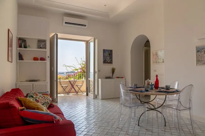 Dolce Vita Beach House stunning views by the sea - Image 1