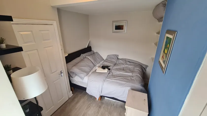 Private Apartment (Flat 5) - Image 1