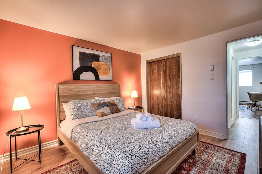 Lovely & Spacious 2BR in MTL! Free 2 Parking Spots - Image 1
