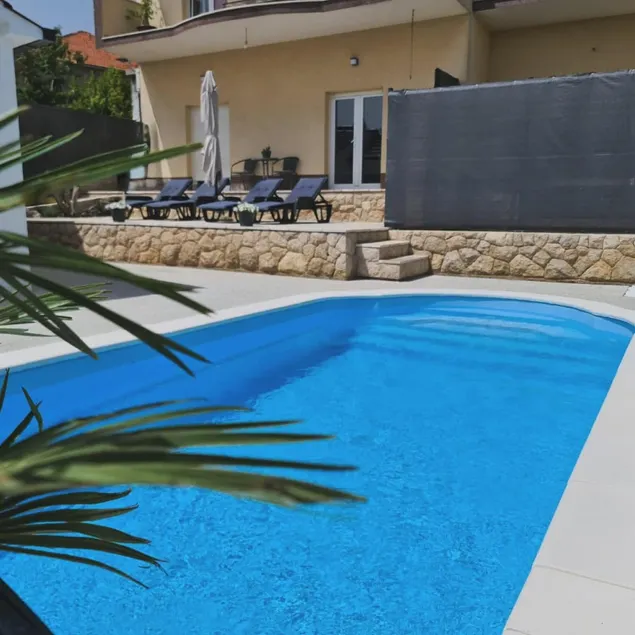 Shadesofblue M & M, Private Pool Apartment - Image 1