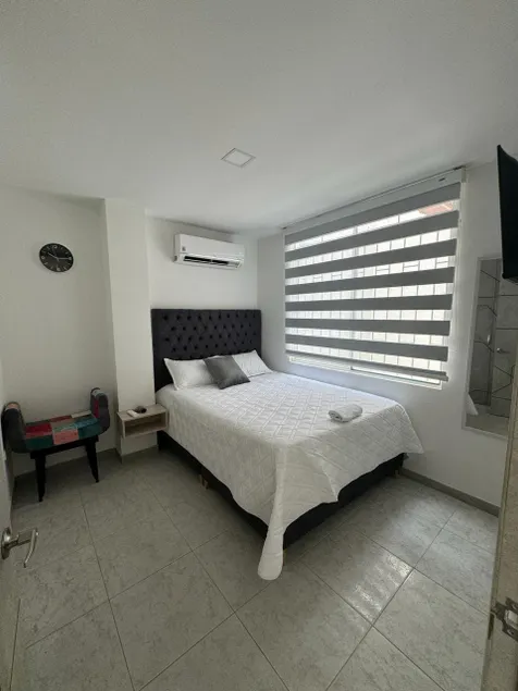 Apt. Los Angeles 101: Your Home Away From Home - Image 1