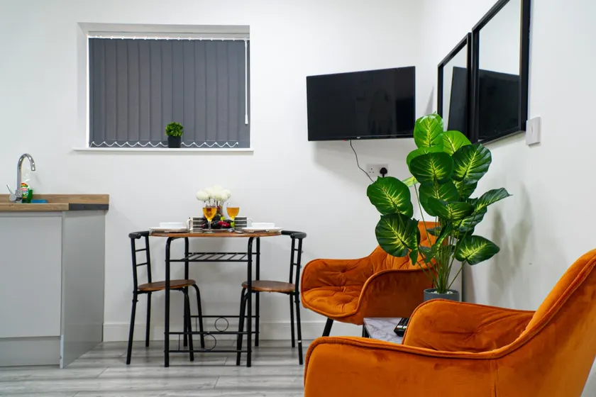 Spacious Studio - Double Bed - Image 1