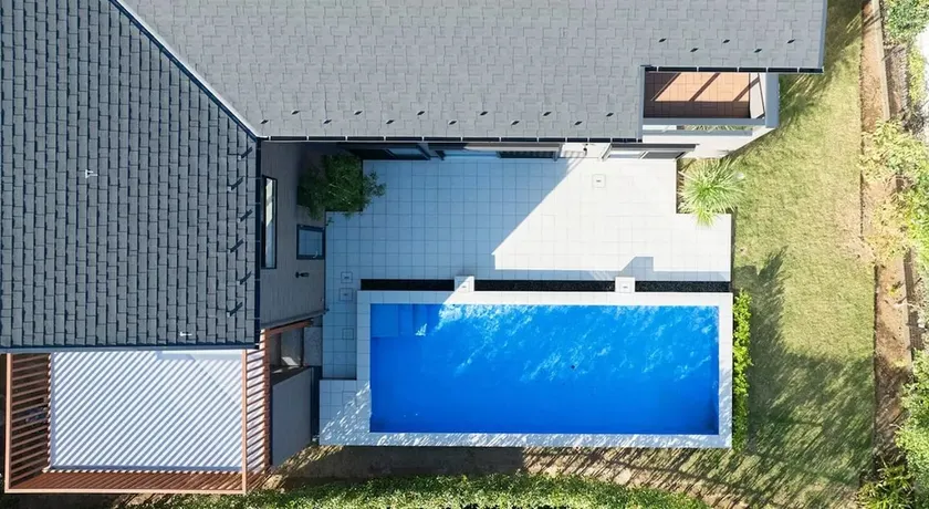 Ito | Sleeps 9 | Onsen, Sauna, Summer Pool - Image 1