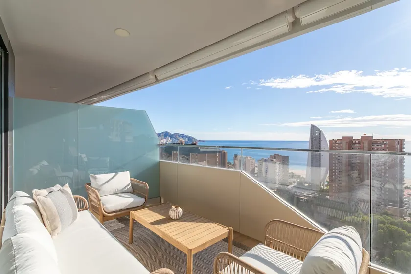 Sea view, 30th floor, Garage, heated pool, AC - Image 1