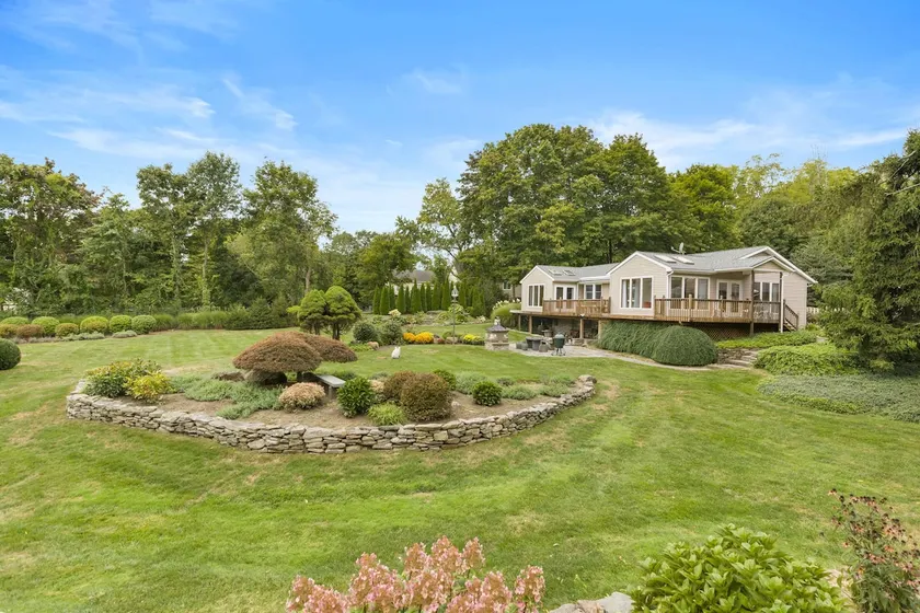 Private Home - 2 acres - Image 1