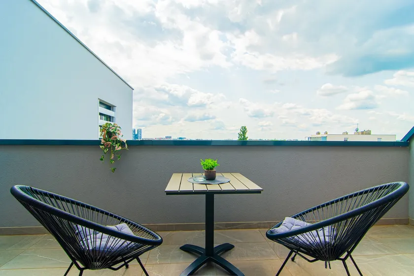 Flexible SelfCheckIns 93 - Zagreb - Garage - Balcony - Bedroom - Image 1