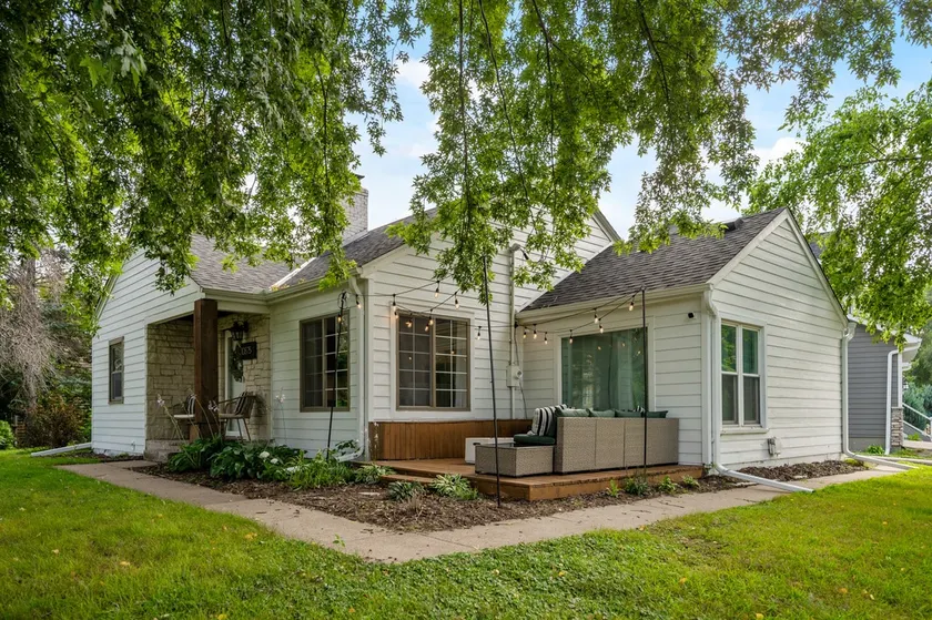 REMODELED Home, KING Beds, FAST WiFi - Image 1