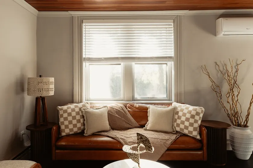 The Cabin Lux • 1Bed - Brown Uni • RISD - Image 1