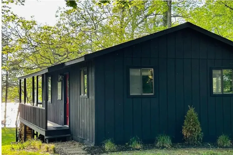 Ruby's Red Door Retreat - Image 1
