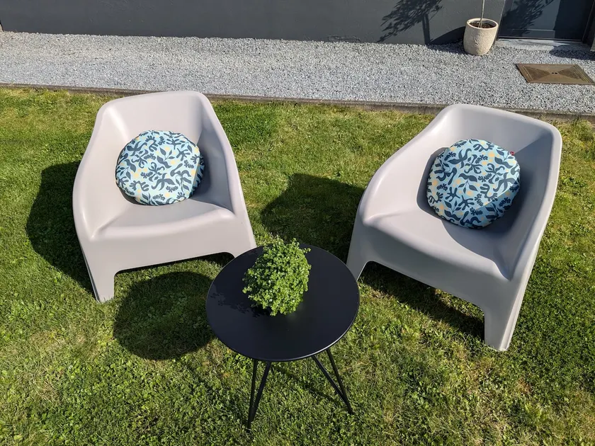 Studio surrounded by nature - Image 1