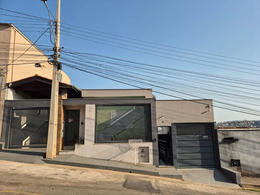 House with Gourmet Space - Image 1