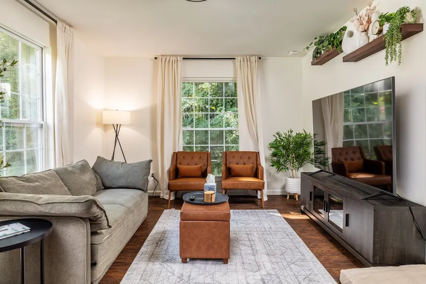 Comfy Duplex w 2 Kings Sofa Bed - Image 1