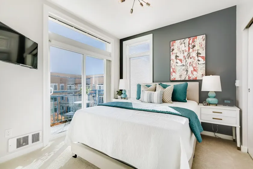 Gorgeous 2 BR Penthouse in the Heart of the City - Image 1