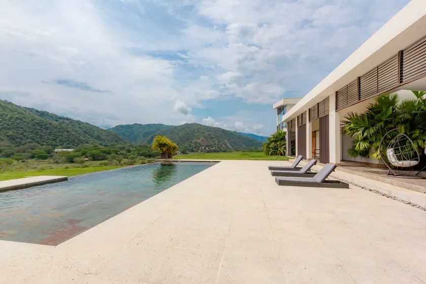 Exclusive Luxury Villa: Private Pool, BBQ & Design - Image 1