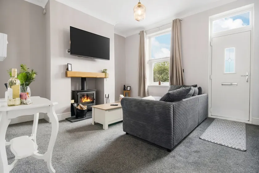 Cosy Green End Retreat - Image 1