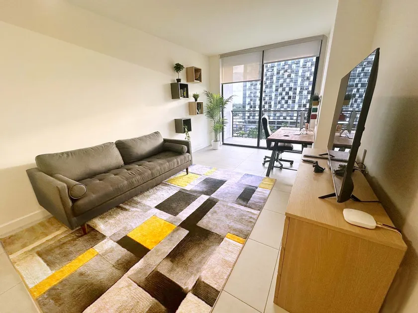 Skyline Doral Apartment - Image 1