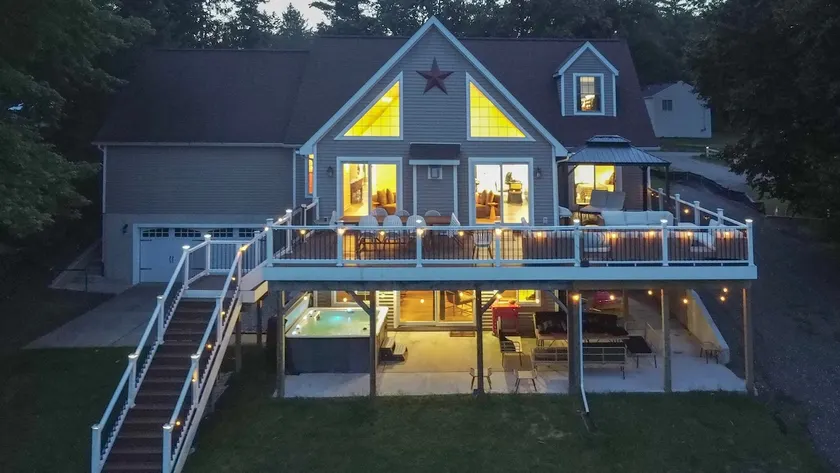 Lakefront Retreat in Sand Lake - Image 1
