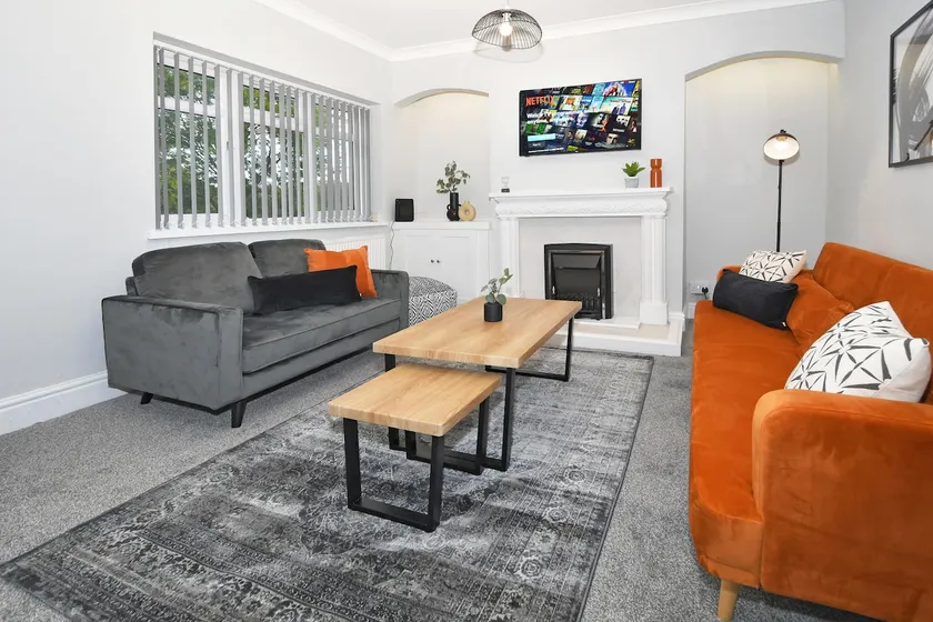 Hanford Apartment 2: 3-Bedrooms - Image 1