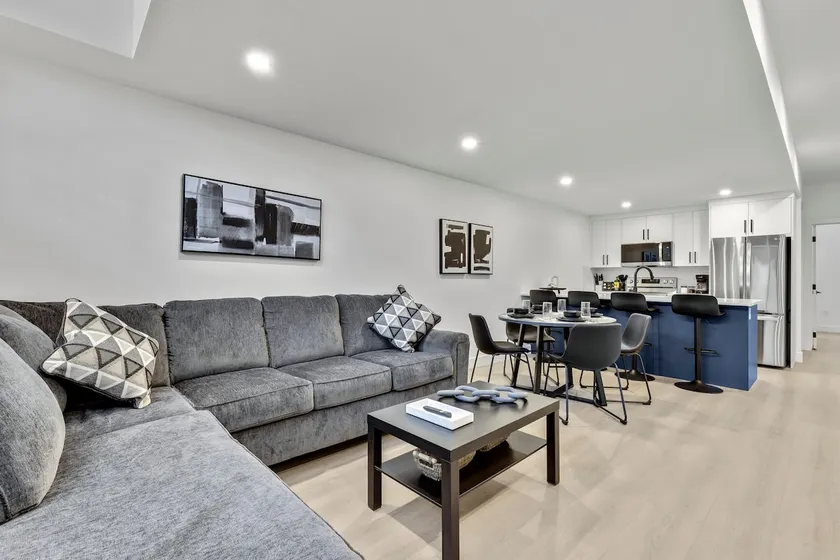 Modern Inner City Guest Suite 10 min to downtown - Image 1