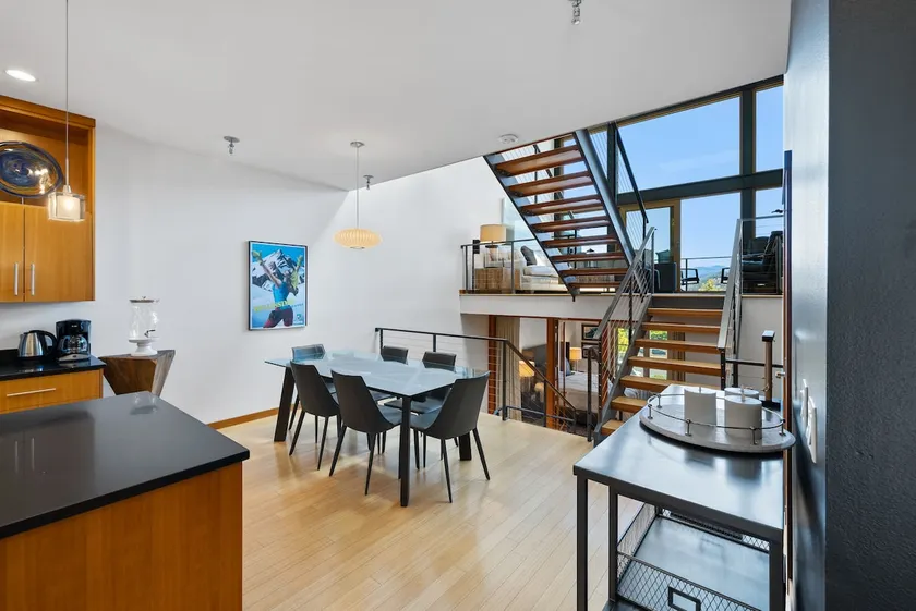 River Views! Contemporary Condo. - Image 1