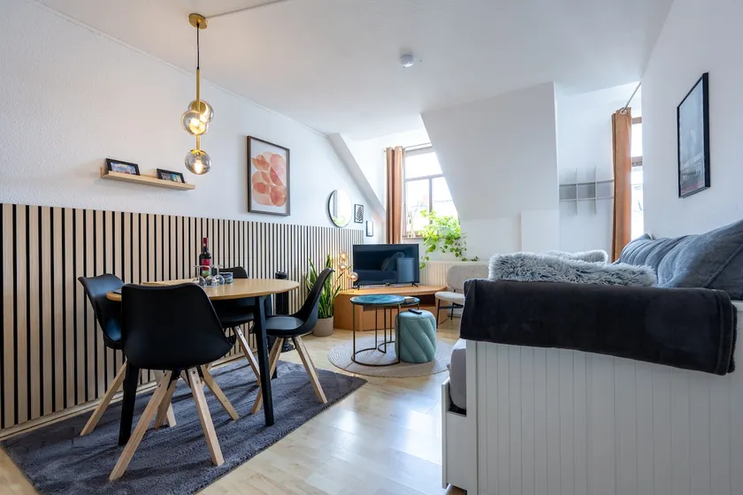 2 room Sonnenberg Wi-Fi/ Netflix - Image 1