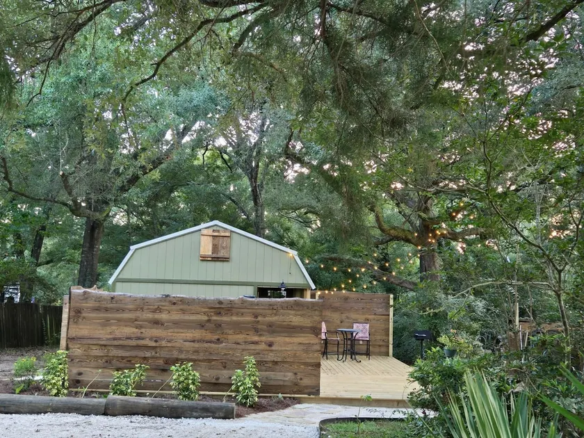 Cuddle-Up Cabin - Image 1