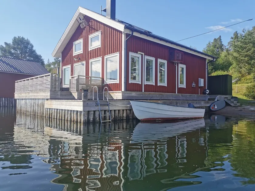 Lake house in Norrfällsviken - Image 1
