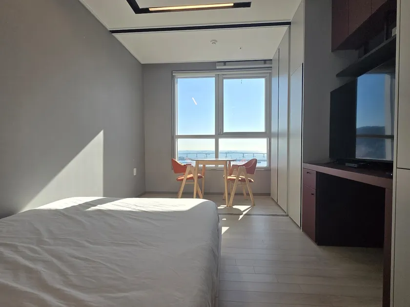 [DO] #OceanView #QueenBed #JagalchiMarket #InternationalMarket #Residence #LuxuryAmenities - Image 1