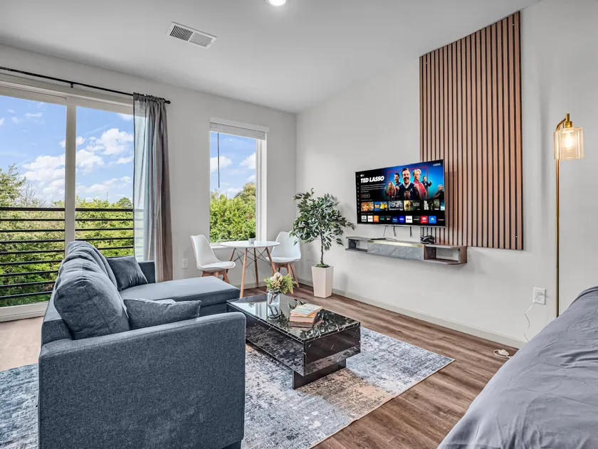 Classic Studio near DT + Free Parking - Image 1