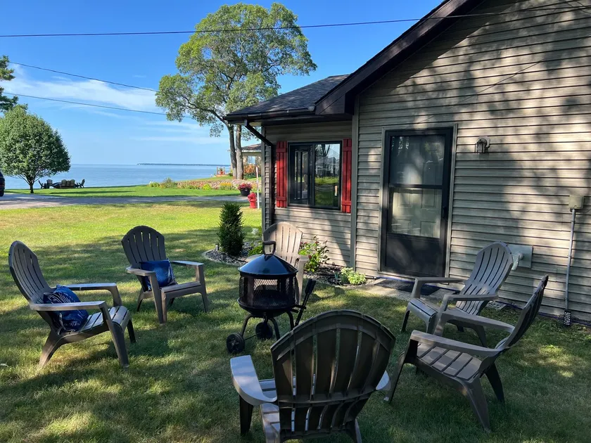 Beautiful view w/beach access a short walk away! - Image 1