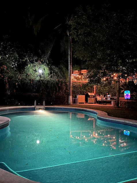 House with heated pool | Downtown - Image 1