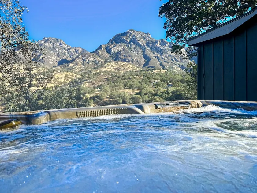 Hillside Retreat w/ Pool, Hot-tub near Sequoia NP - Image 1